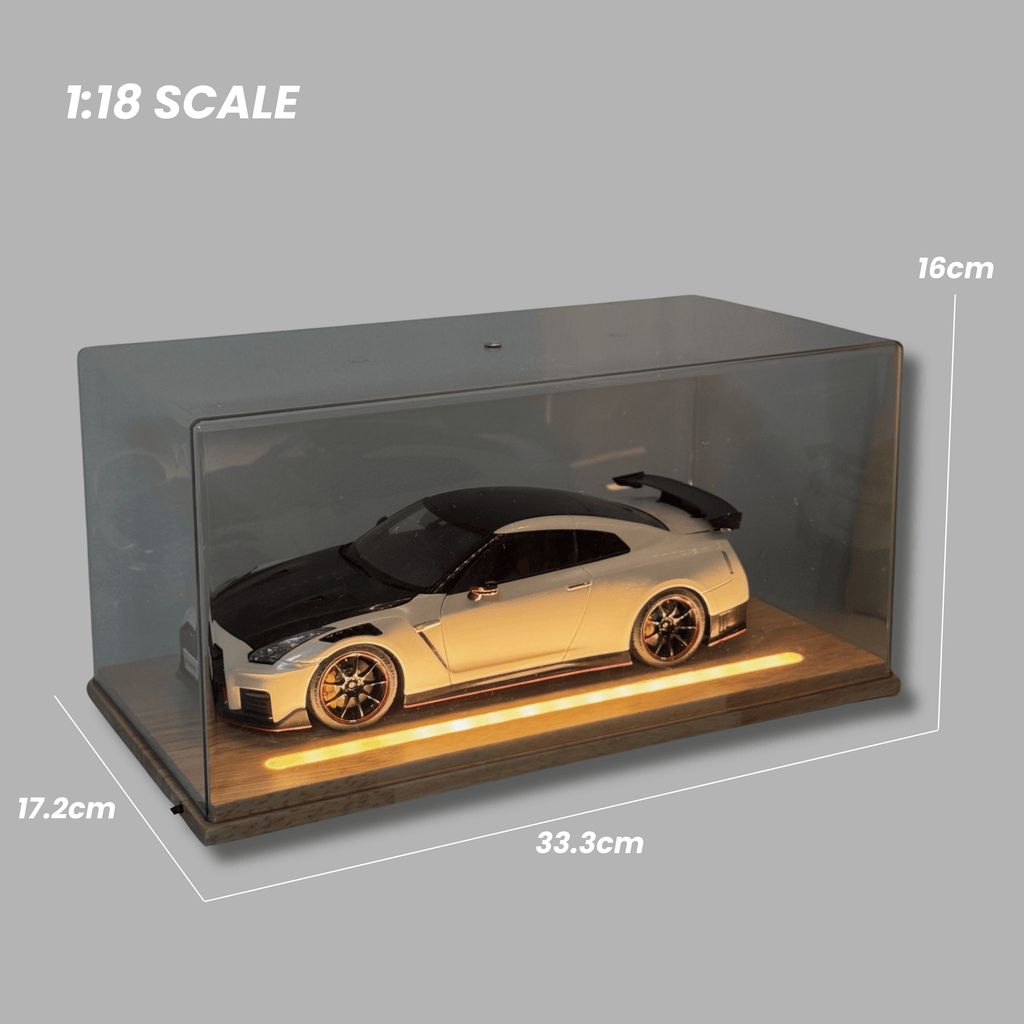 High quality 1:18 acrylic showcase with wooden base plate and LED lights
